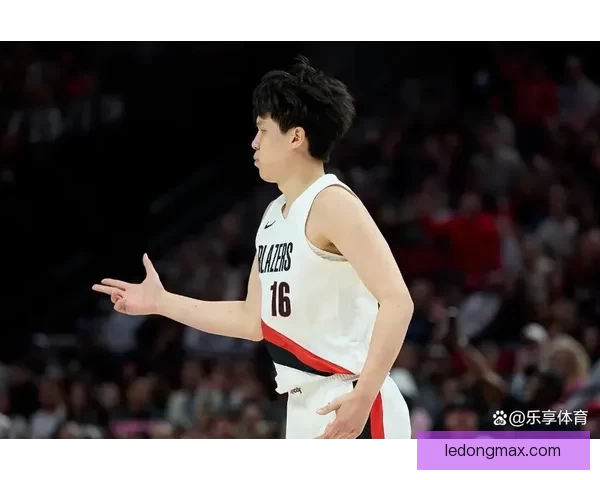 练级归来杨瀚森重返开拓者担纲内线核心再出发全力冲击新赛季荣耀征程